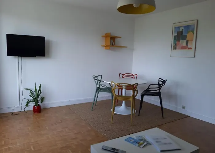 Appartement lumineux idéalement situé à proximité de musées équipements sportifs salle de spectacle commerces