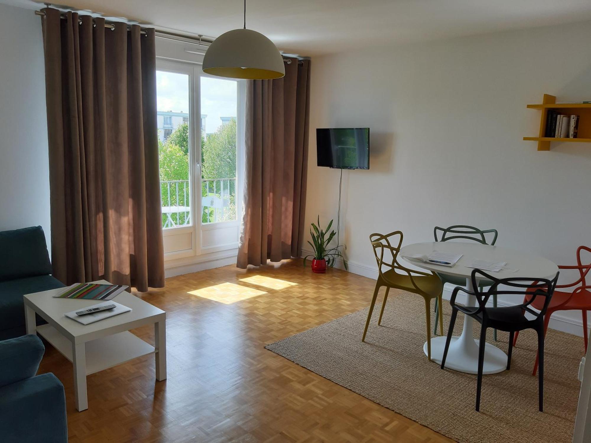Apartment Lumineux Idealement Situe A Proximite De Musees Equipements Sportifs Salle De Spectacle Commerces *